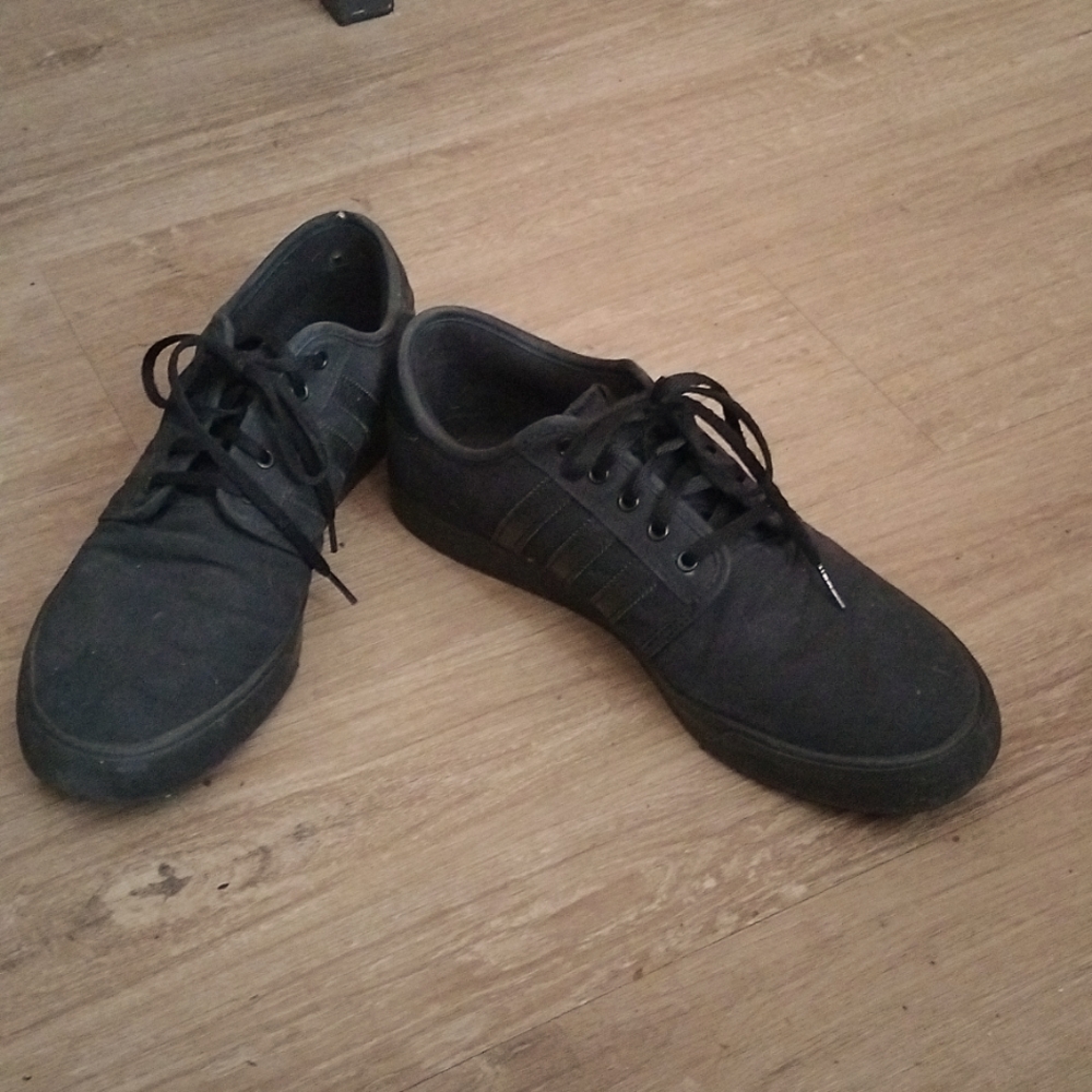 adidas Seeley Mens Skate Trainers in Black Black